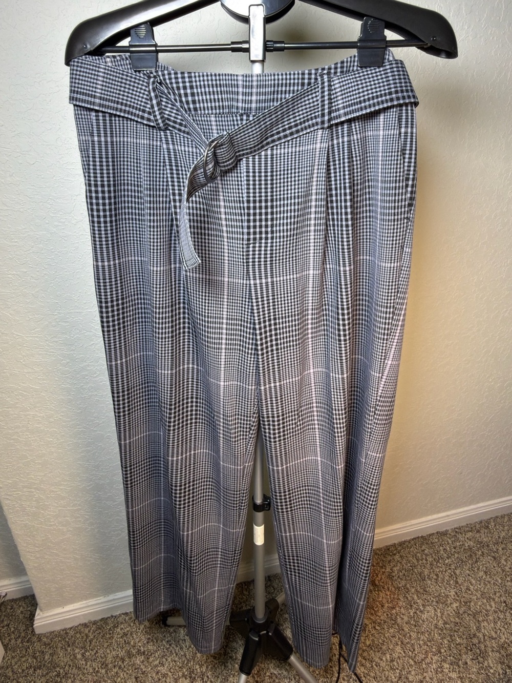 A New Day Gray Plaid Wide Leg Pants Size 12 Career Stretch 31 Inseam